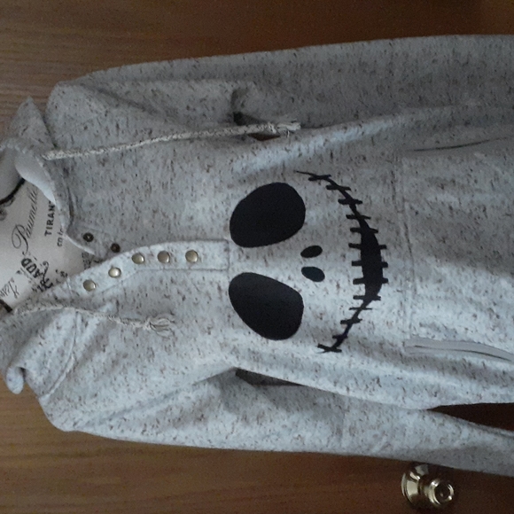 Sweatshirt/Hoodie - Picture 2 of 5